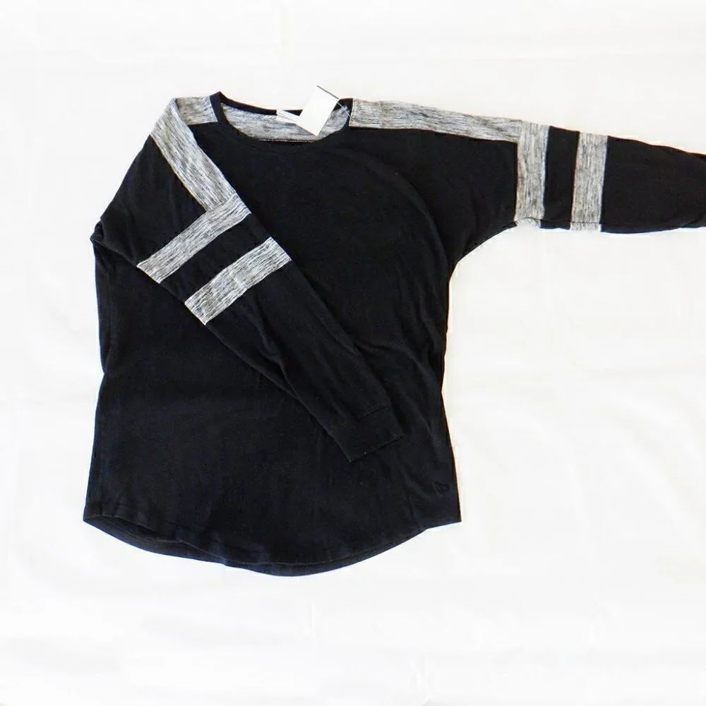 PINK Victoria Secrets black L/S gray accent top